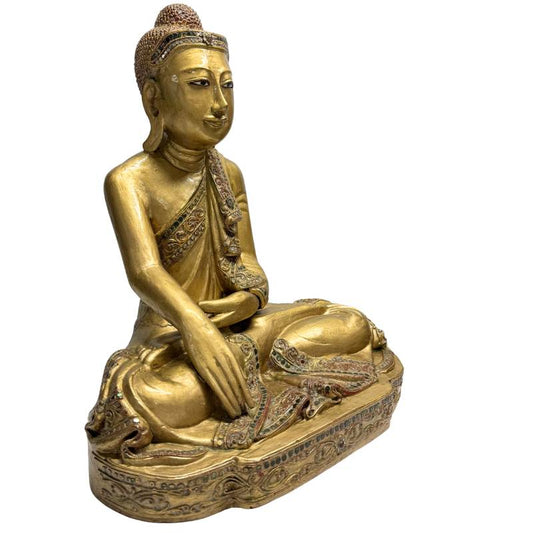 holz buddha figur aus myanmar mit ausdrucksstarkem gesicht