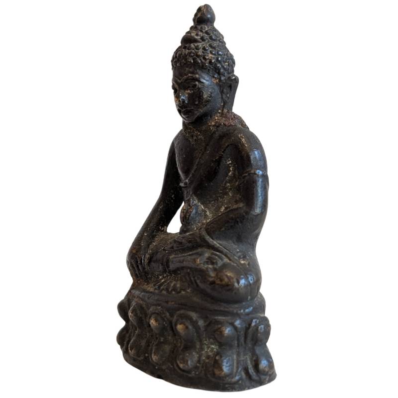 Altes buddhistisches Reisebildnis aus massiver Bronze mit Kalasha-Vase, Mahayana-Stil mit Restvergoldung und natürlicher Alterspatina, Lot 148.