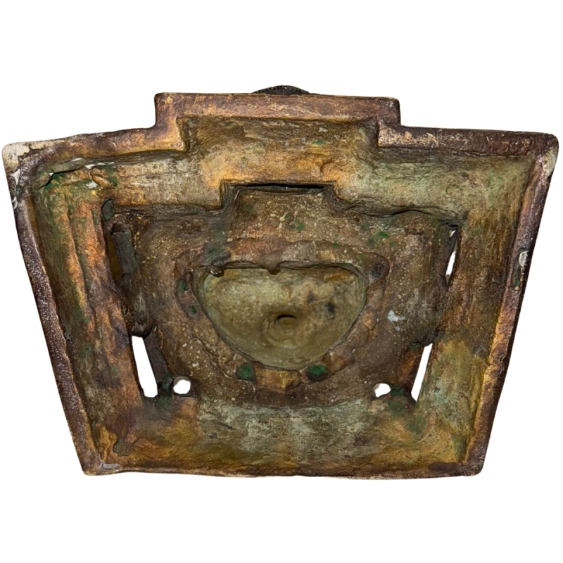 Museale Shakyamuni Buddha Statue in der Newar-Tradition, 17.-18. Jahrhundert, feuervergoldete Bronze, 35 cm hoch, 5,4 kg schwer, mit fein gearbeiteter Aureole