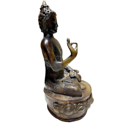 Antike Buddha-Statue aus dem Himalaya, Vitarka Mudra, Bronze mit 24k Goldspuren, 28,5 cm Höhe, 3,8 kg massives Gewicht, Newar-Stil, 18.-19. Jahrhundert, Lot 429.