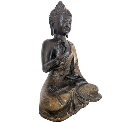 Antike chinesische Buddha-Statue aus Bronze sitzend auf Lotusbasis mit Patina