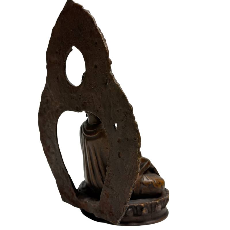 Antiquität: Paar nepalesische Bronze-Buddhas aus dem 19. Jahrhundert, Lot 462, schwere Bronze mit Resten originaler Feuervergoldung, handgearbeitete Lotusbasen und abnehmbare Mandorlas, 1stbuddha.