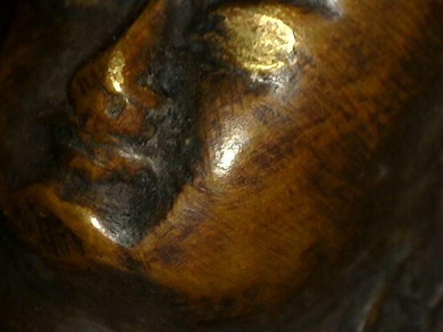 Mikroskopische Ansicht einer authentischen Bronze-Patina, Himalaya-Region, 19. Jahrhundert, Lot 462, Details der natürlichen Alterung und Feuervergoldung, 1stbuddha Expertise.