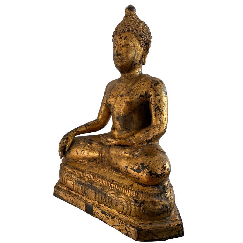 Birmanische Buddha Statue mit Blattgold und Lackschichten