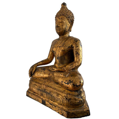 Birmanische Buddha Statue mit Blattgold und Lackschichten