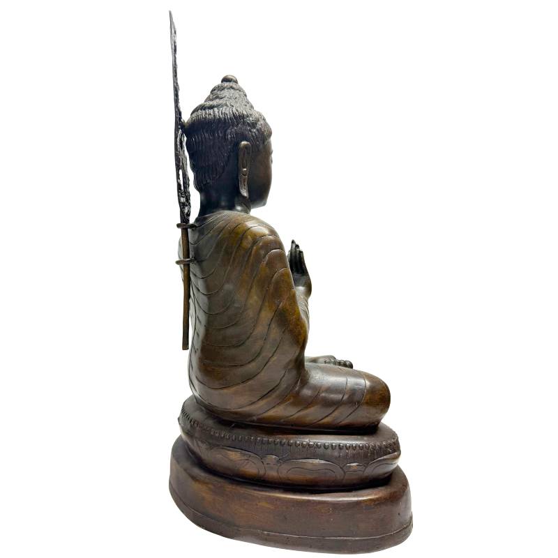 birmischer buddha dharmachakra mudra bronze skulptur hand detail mit rad symbol lehrgeste