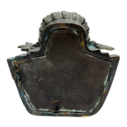 Religiöses Bildnis eines chinesischen Bodhisattvas aus Bronze (Maitreya), Lot 445 bei 1stbuddha, Sino-Tibetisch ca. 1880–1920, 29 cm Höhe, feuervergoldete Details und authentische Patina durch sakralen Gebrauch.
