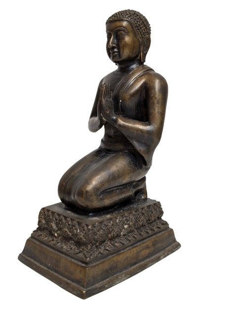Buddha Bronze Myanmar mit Patina kniende Darstellung