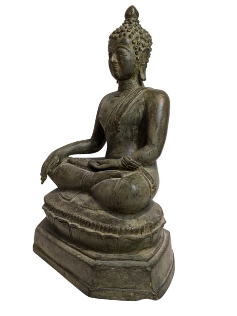 Buddha Bronze Myanmar mit natürlicher Patina