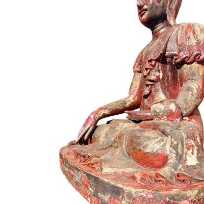 Buddha Holzskulptur aus burmesischer Tempelkunst
