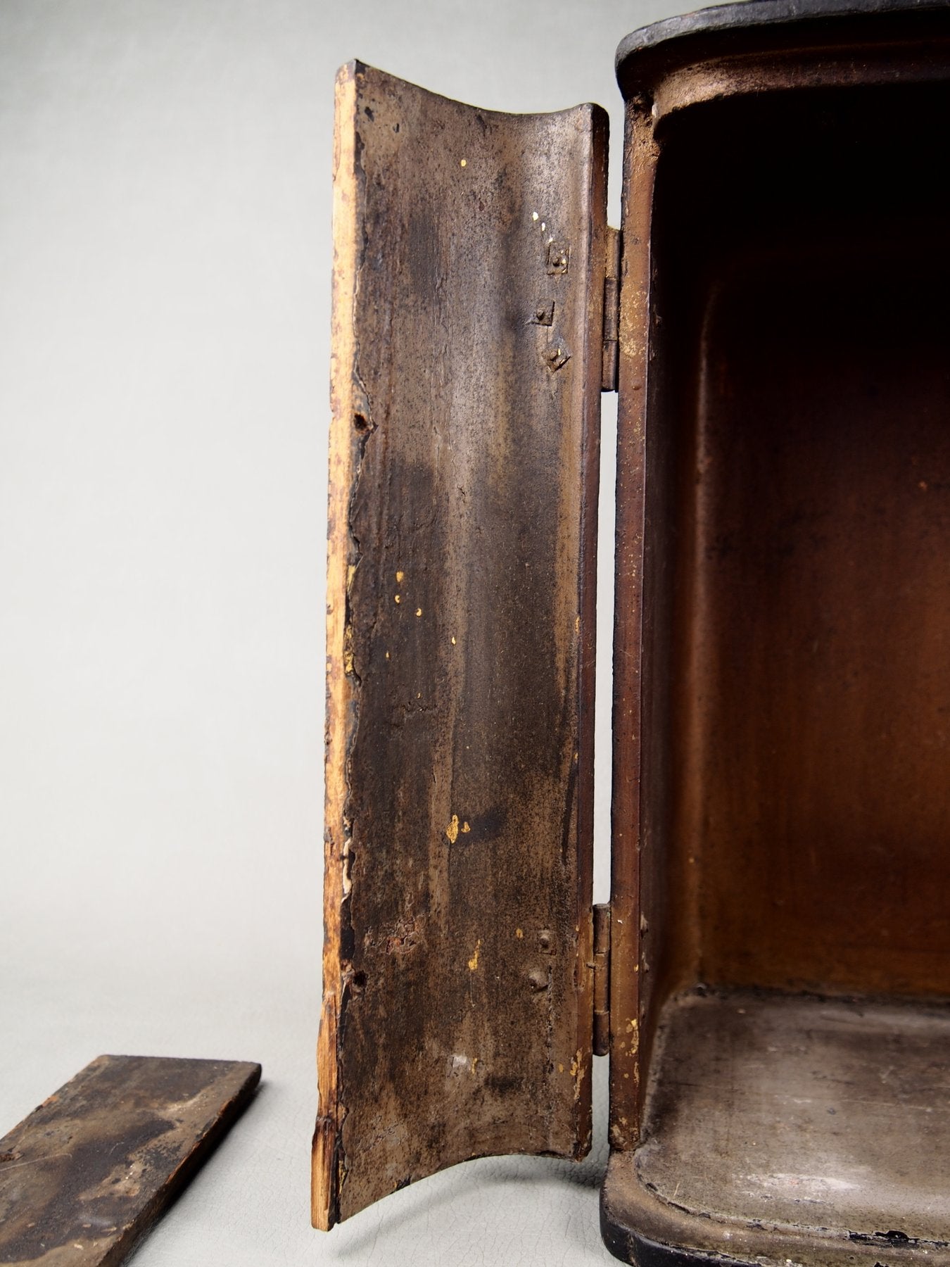 Japanische buddhistische Andachtsfigur aus Holz
