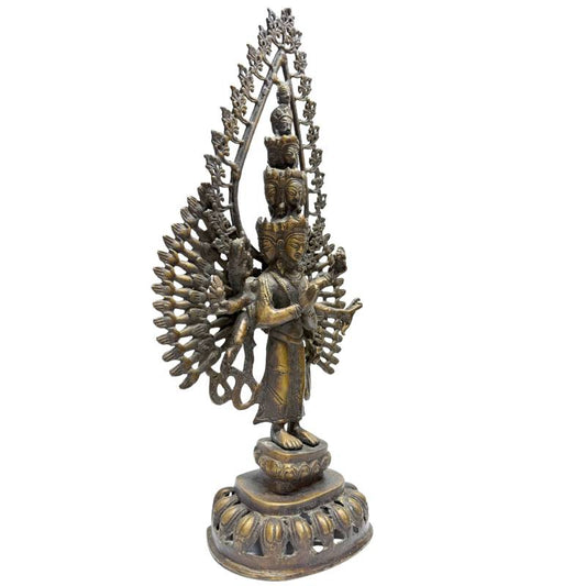 Buddhistische Avalokiteshvara Statue mit mehreren Armen, 49 cm große Bronze, Lot 461, 4,2 kg, Sahasrabhuja Lokeshvara mit 11 Köpfen und Resten von Feuervergoldung, 1stbuddha.