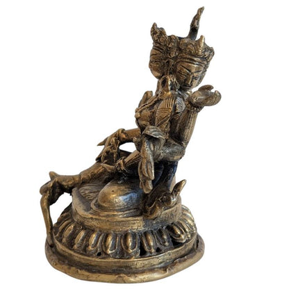 Buddhistische Göttin Ushnishavijaya Bronze Figur auf Lotusbasis mit mehreren Armen