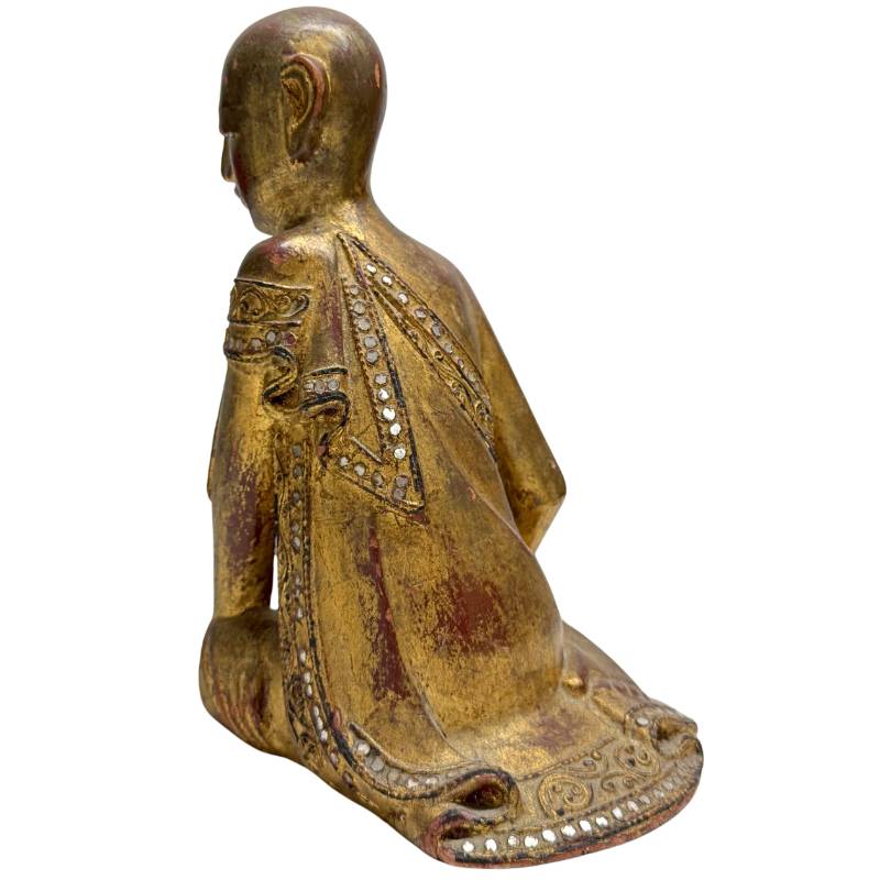 Burmesische Andachtsfigur eines Mönchs aus vergoldetem Holz
