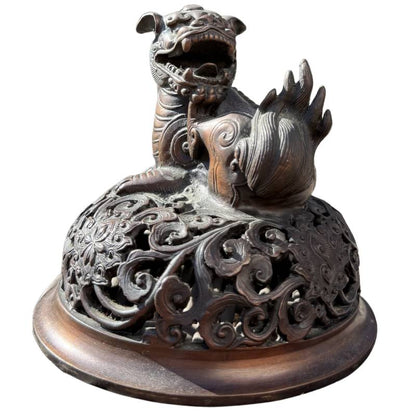 Chinesischer Bronze Räucherbehälter in traditioneller Form
