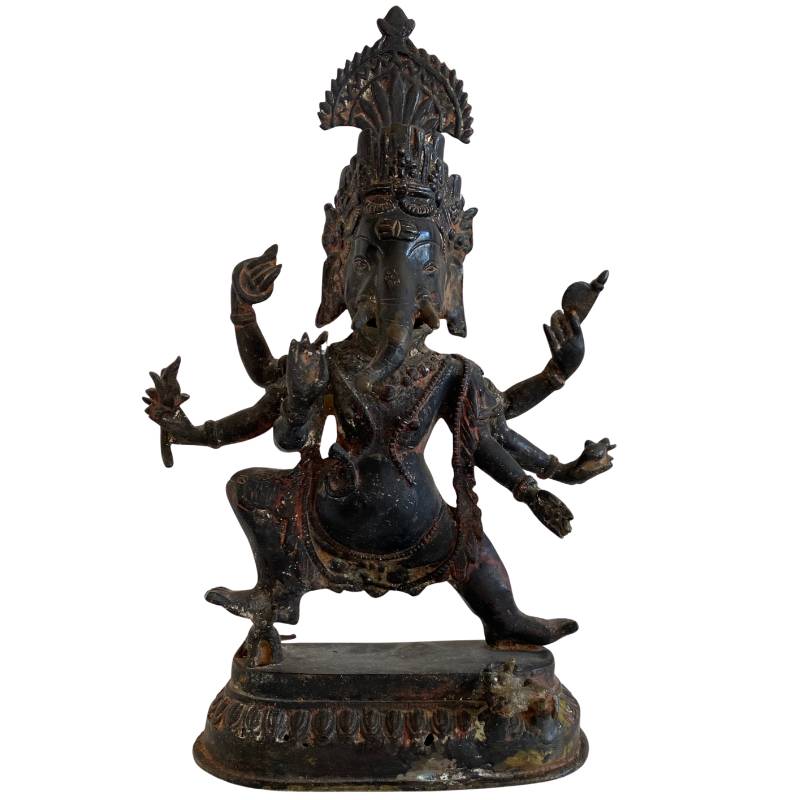 Antikes Tempelbild eines tanzenden Ganesha aus Bronze, Lot 163 bei 1stbuddha, Südostasien 18. Jahrhundert, 30 cm hoch, 1,9 kg, sechsarmig mit Resten von Feuervergoldung, Cuprit-Patina und authentischen Mineralablagerungen.