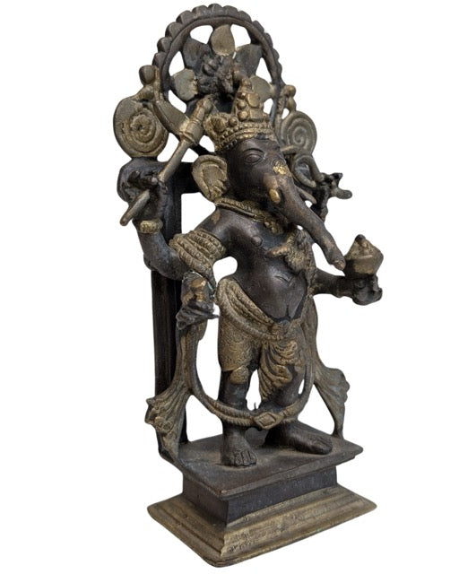 Ganesha Bronze Himalaya vierarmig mit Halo