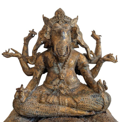 Ganesha Figur aus Bronze aus Nepal mit drei Gesichtern auf Airavata