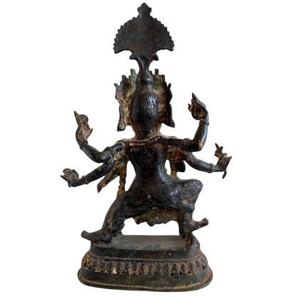 Antikes Ganesha bronzen beeld mit vielschichtiger natürlicher Patina, Lot 163 bei 1stbuddha, 18. Jahrhundert, tanzende sechsarmige Form, 30 cm hoch, sichtbare Cuprit-Oxidation, Mineralablagerungen und Reste von Feuervergoldung.