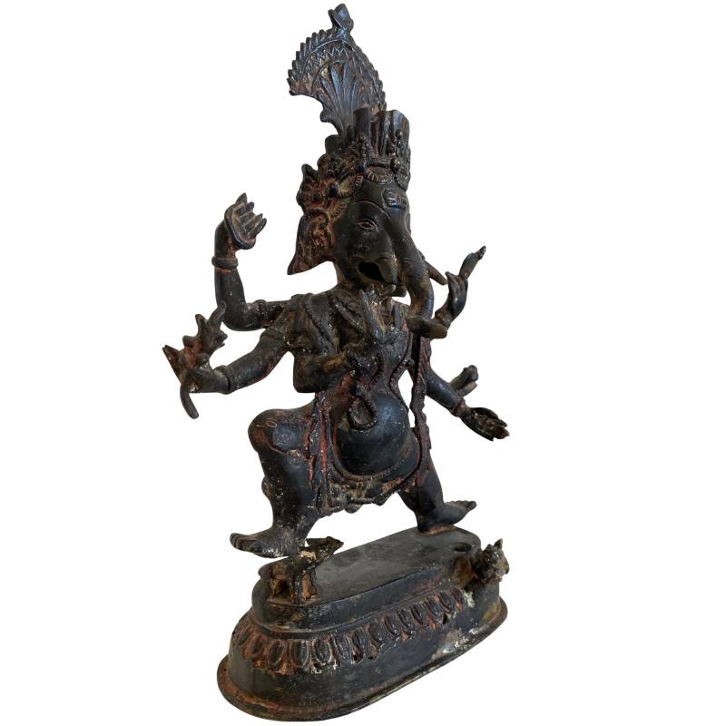 Antikes Ganesha Bronzen Beeld mit sichtbaren Vuurverguldingsresten unter dem Mikroskop, Lot 163 bei 1stbuddha, tanzend mit sechs Armen, Südostasien 18. Jahrhundert, 30 cm hoch, 1,9 kg, komplexe Cuprit-Patina und mineralische Ablagerungen.