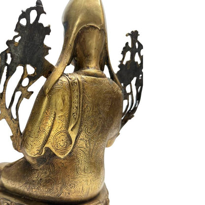 Detailansicht der kunstvoll ziselierten Mönchsroben von Je Tsongkhapa.