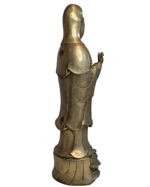 Guanyin Bronze China mit natürlicher Patina