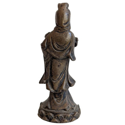 Guanyin Bronze klein mit Patina als Reisefigur für Schutz und Begleitung