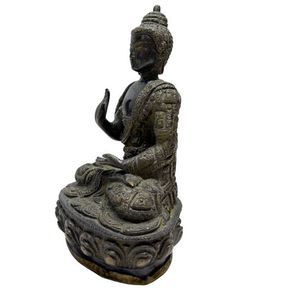 Set aus zwei Himalaya-Buddha-Statuen auf Lotosbasis, feuervergoldete Bronze, Lot 457, frühes 20. Jahrhundert, Patan Newar-Stil, 18,5 cm hoch, 3,2 kg Gesamtgewicht, Abhaya Mudra, 1stbuddha Expertise.