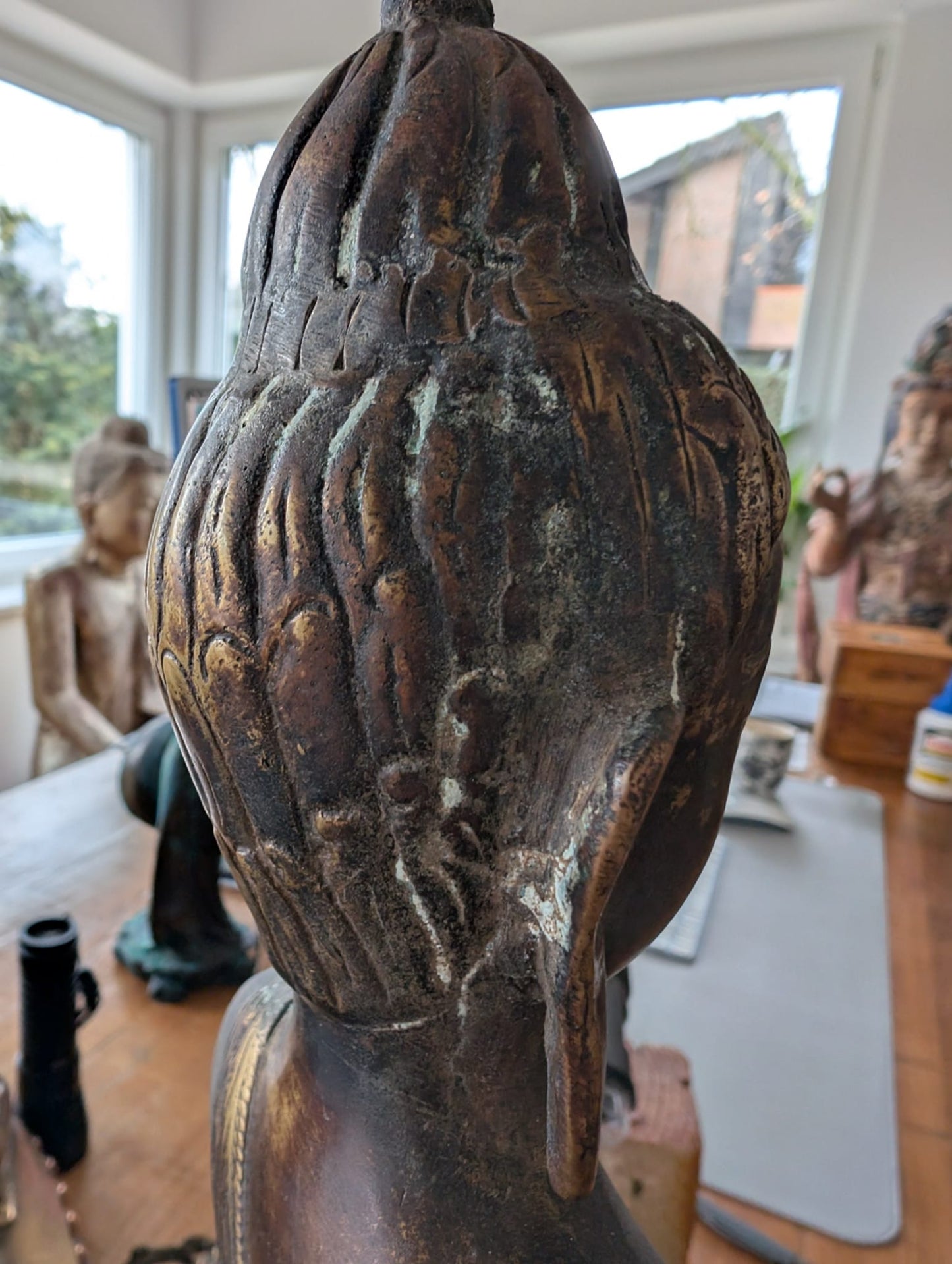 Antike Himalaya-Buddha-Statue aus Bronze mit natürlicher Mineralisierung