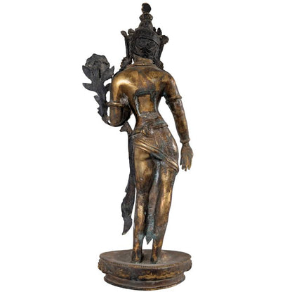 Antike nepalesische Tara Statue – 18. Jahrhundert – Feuervergoldete Bronze