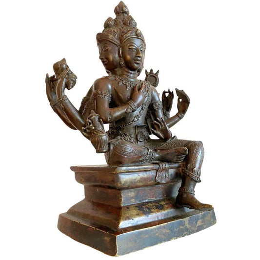 Antikes hinduistisches Brahma-Bildnis aus Bronze, Südostasien (Siam), 17.-19. Jahrhundert, Lot 162 bei 1stbuddha, vier Gesichter, sechs Arme, 4,8 kg massives Tempelbrons mit Resten von Feuervergoldung und mineralischer Patina.