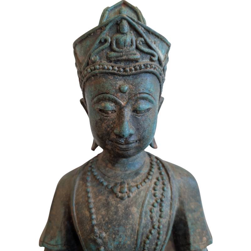 Antike Bronzestatue eines sitzenden Avalokiteshvara (Lokeshvara) im Khmer-Stil, mit ritueller Kundika und Buddha-Krone, massive Qualität, Lot 150.