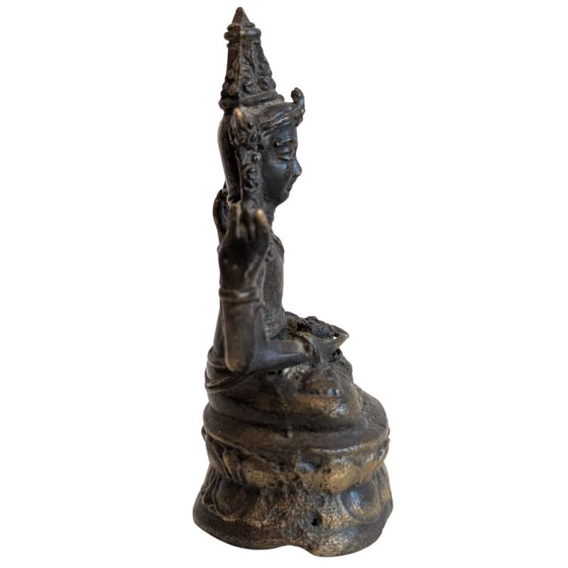 Antike Bronze-Statue eines Khmer Bodhisattva Lokeshvara, kompaktes Reisebildnis mit durch rituellen Gebrauch geglätteter Oberfläche und dunkler Patina, Lot 147.