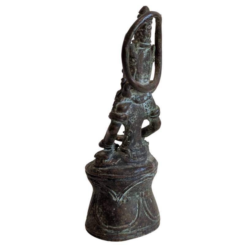 Khmer Lokeshvara Bronze Figur klein mit Patina und ruhiger Ausstrahlung