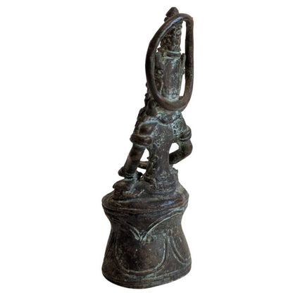 Khmer Lokeshvara Bronze Figur klein mit Patina und ruhiger Ausstrahlung