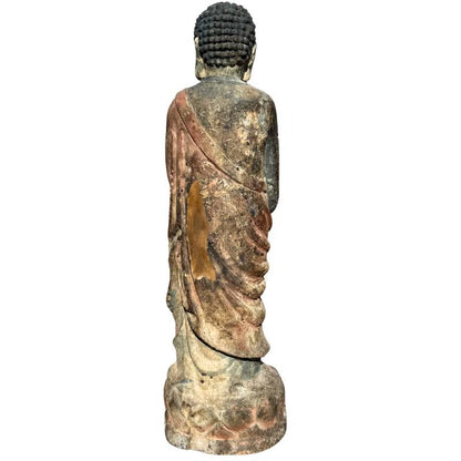 Kwan Yin Bodhisattva als Tempelstatue aus Holz
