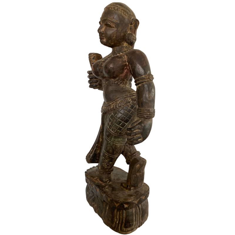 Lakshmi Holzfigur – Nepal Newar Tradition mit sichtbaren Resten alter roter und schwarzer Polychromie | 1stBuddha
