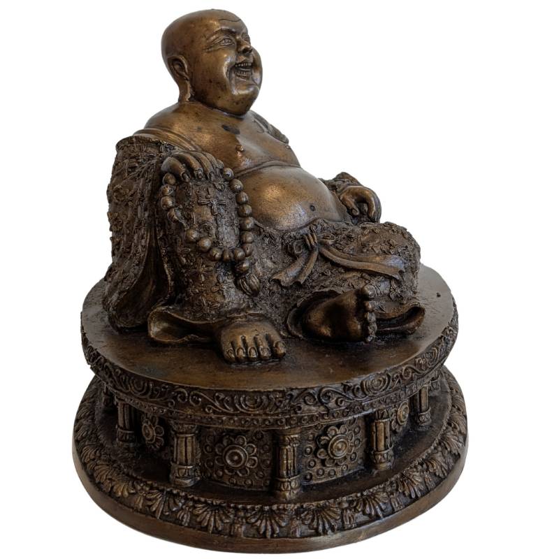 Liegender Budai China Bronze mit Patina runde Formen lachender Buddha Darstellung