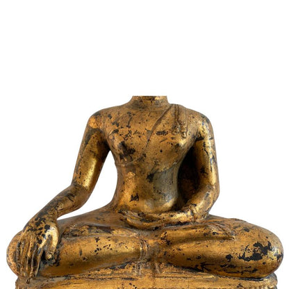 Massive Buddha Skulptur aus Bronze mit starker Präsenz