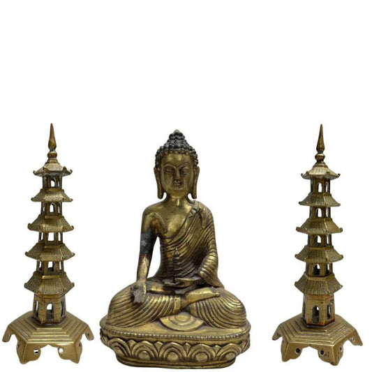Komplettes 3-teiliges Altar-Ensemble mit Medizin-Buddha und zwei Begleittürmen aus feuervergoldeter Bronze