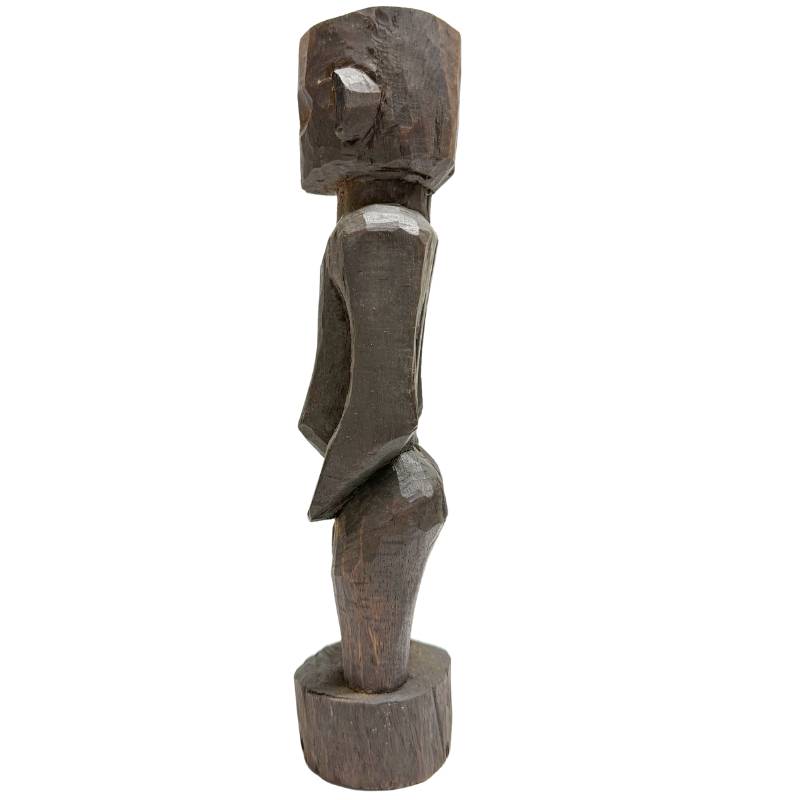 Mumuye Holzfigur als dekoratives Element für moderne Kunstsammlungen.