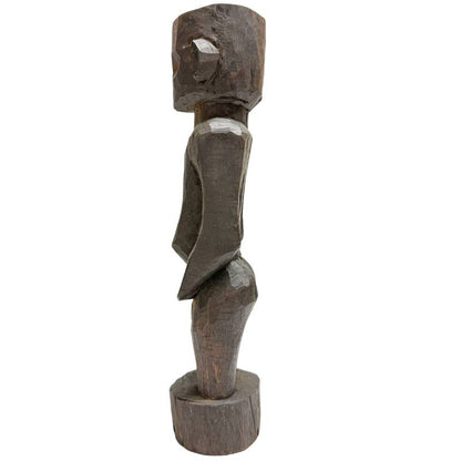 Mumuye Holzfigur als dekoratives Element für moderne Kunstsammlungen.