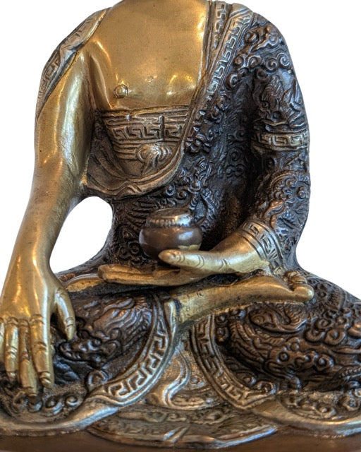 nepalesischer buddha bhumisparsha mudra bronze skulptur kompakte form