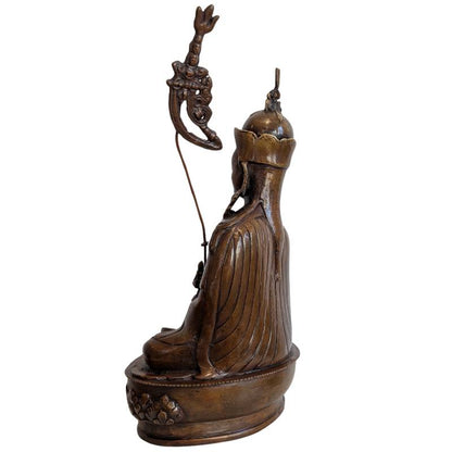 Padmasambhava Ritualfigur Tibet Bronze mit Feuervergoldung und traditioneller Ikonografie
