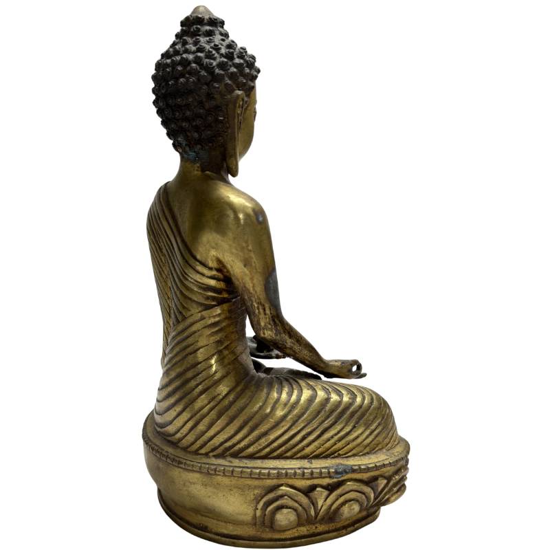 Nahaufnahme der feinen Ziselierungen und Ornamente an den massiven Bronze-Türmen des Sets