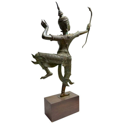 Große Rama Skulptur aus Bronze auf massivem Holzsockel montiert, Thailand, 83 cm hoch, 12,2 kg schwer, dunkle Edelpatina, detailreiche Krone und Gewand, Lot 445, 1stbuddha.