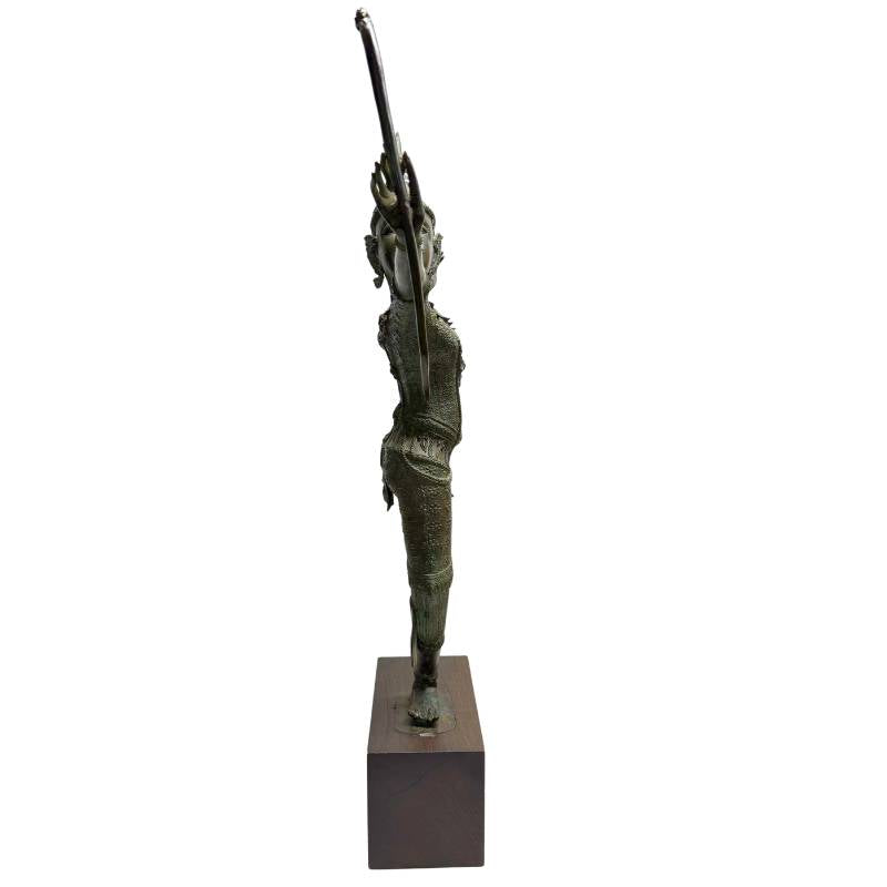 Thailändische Rama Figur aus Bronze, Detailreiche Krone und Gewand, 83 cm hoch, 12,2 kg schwer, auf Holzsockel, dunkle Patina mit natürlichen Highlights, Lot 445, 1stbuddha.