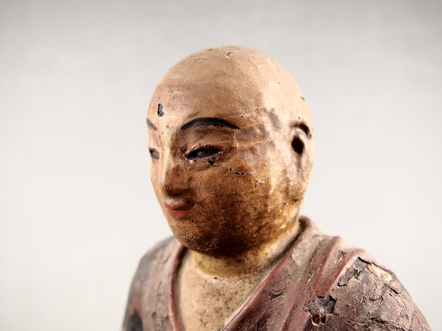 Religiöse Holzfigur aus Japan
