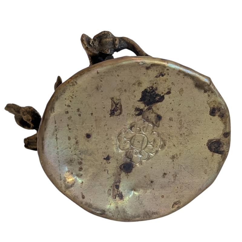 Schutzgöttin Ushnishavijaya Bronze Tibet mehrarmige Darstellung mit Patina