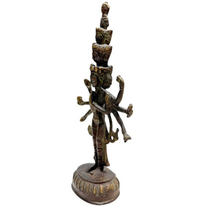 Seitenprofil der stehenden Avalokiteshvara Figur zur Darstellung der Tiefe.
